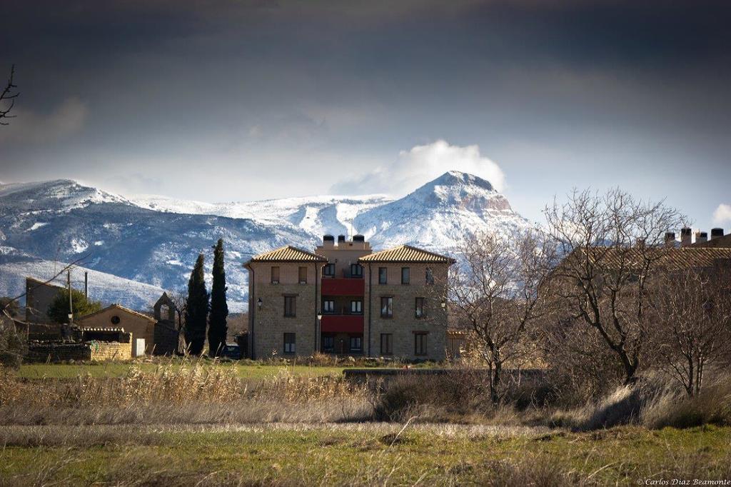 Apartamentos Turisticos Rio Gallego Fontellas  Dış mekan fotoğraf