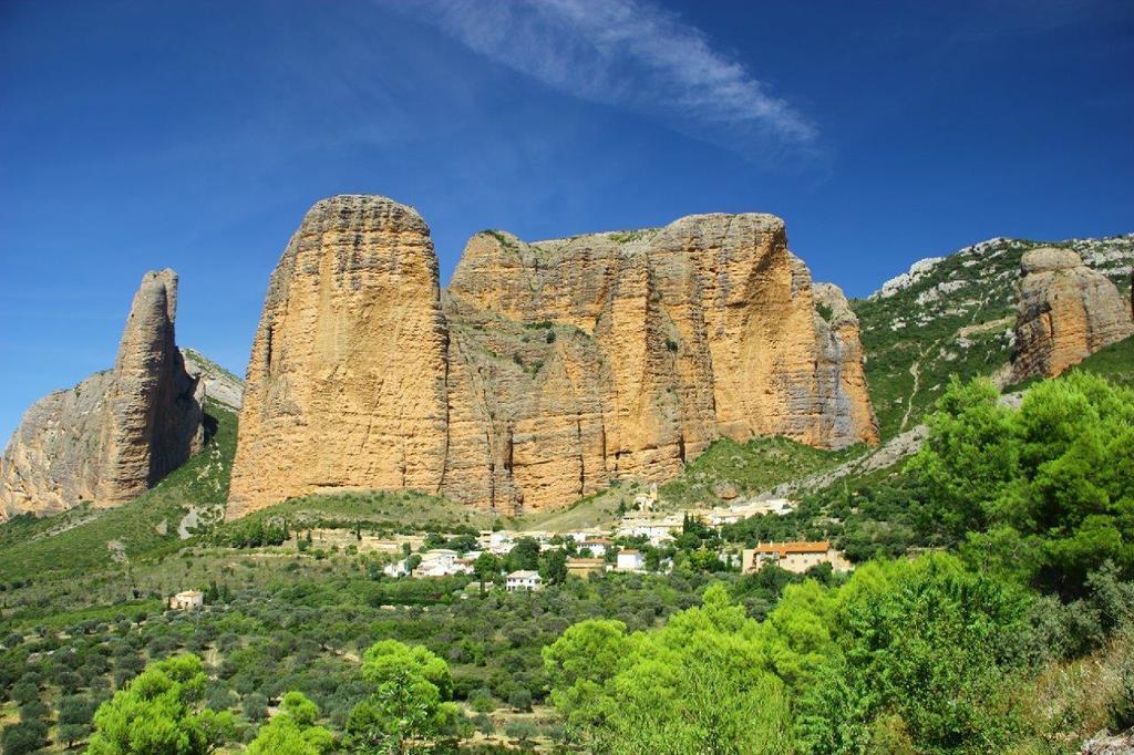 Apartamentos Turisticos Rio Gallego Fontellas  Dış mekan fotoğraf